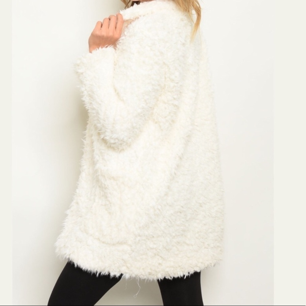 Shaggy teddy bear coat! It’s here! 😍boutique item - Picture 6 of 16